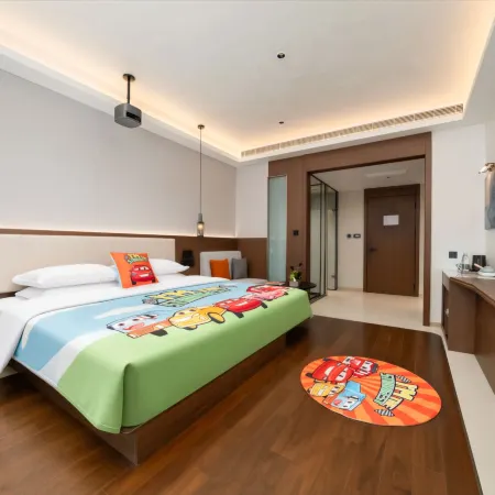 Peak Forest Lake Hotel (Xingyi South Railway Station & Wanfenglin Airport Branch)