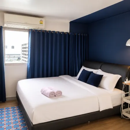 Impact Muang Thong Popular Condo C5 by Mom Tang