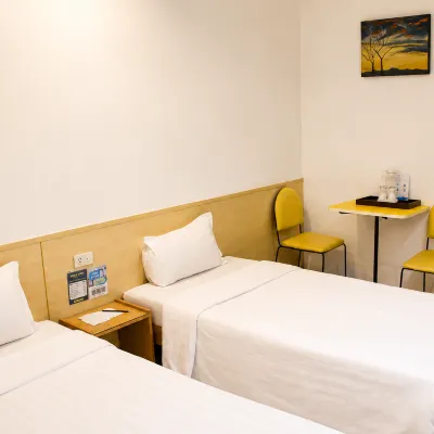 Hotel Pier Cuatro Hotels near Robinsons Galleria Cebu