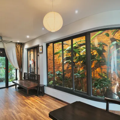 Mễ - Rustic Art House |Hot Tub| 2BR Garden Retreat Hotels near Xuan Thieu Beach