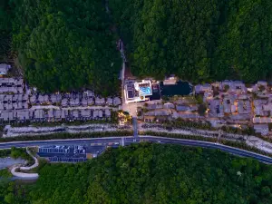 Blossom Land Zhongnan Mountain Villge