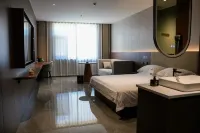 Juyuan Homestay Resort Hotel - parking