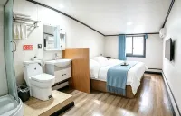 Xiuwen Jinjiang Hotel - Pet friendly