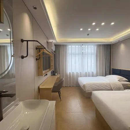 Rujia Ruibai Cloud Hotel (Jiashan Huimin Economic Development Zone Branch)
