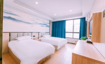 Qingmu Hotel (Hexian Xiaoshikouzhen Huai Commercial Street)