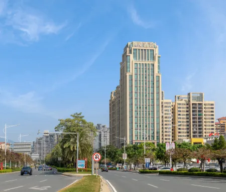CHEERMAY HOTELS· Zhaoqing Minjie Plaza Branch Отели рядом со станцией Zhaoqing Railway Station