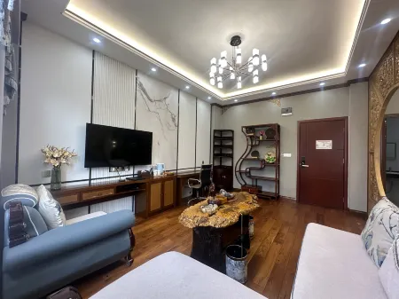 Lianghe Xinyi Hotel Отели в г. Лианхэ