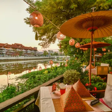 Sala Lanna Chiang Mai Отели рядом с достопримечательностью «Ват Буппарам»