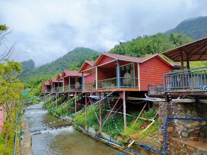 Xinfeng Fengxi Valley Resort