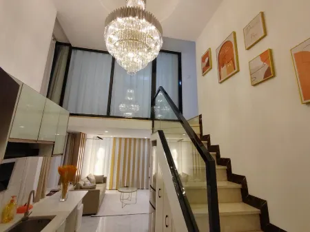 Guangming Yu International Executive Apartment (Phoenix Metro Station Blue Whale World Branch)