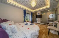 18 Yun · Boutique Hot Spring Hotel (Wangcheng Plaza) - balcony