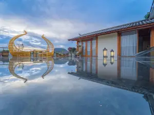 Lanyue Li·Linggan Senyang Natural Ore Hot Spring Resort 360° View Beautiful Stay (Heshun Branch)