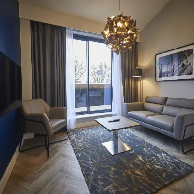 Roomzzz York City Hotels near Grand Opera House