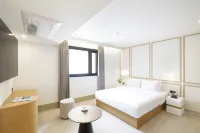 Busan H-Avenue Hotel Seomyeon Station - balcony
