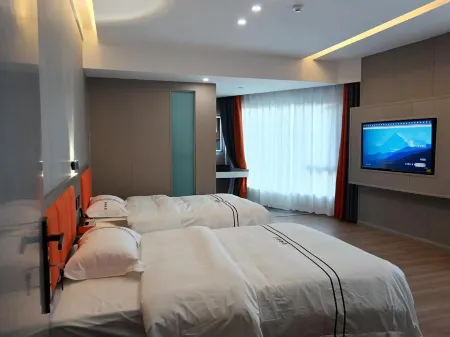 Hotels in Fucheng, Qamdo