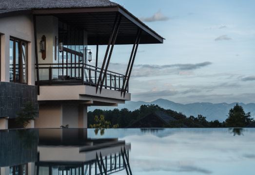 두짓 타니 히말라얀 리조트의 야외 공간