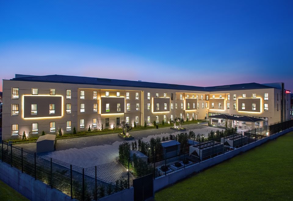2. Hampton ..