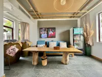 Yijian Hostel Hotels in Xingren