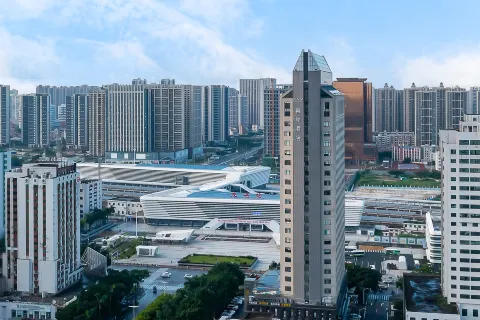 Xana Hotelle (Maoming High-Speed Railway Station North Square)
