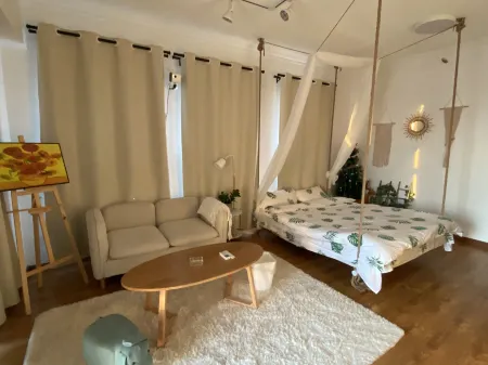 Black Fox E-sports B&B (Sapporo High-speed Railway Station) Отели рядом с достопримечательностью «Anhui Vocational College of Electronics and Information Technology»