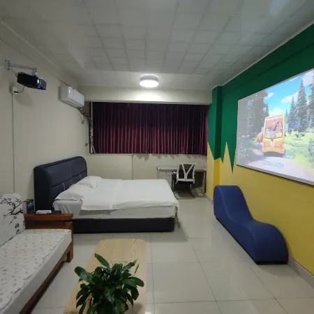 Light Luxury One Homestay (Shandong University of Technology)