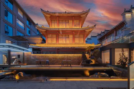 Anhui Meisu Garden Hotel (Ancient City Moat) Отели рядом с достопримечательностью «Xiangyang Vocational and Technical College»