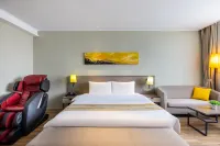 Home Inn Plus (Xining Railway Station Square) Hotel in zona Railway Gymnasium