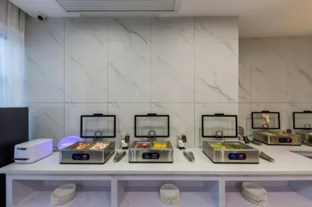 Yinmo Hotel (Zigong Ziliujing Old Street Light Park)