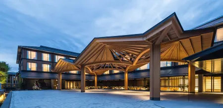 Four Seasons Hotel Kyoto Отели рядом с достопримечательностью «Синнёдо»