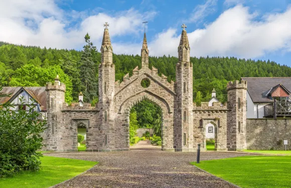 肯摩爾俱樂部酒店