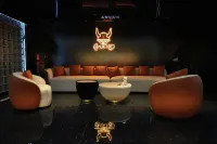 Yueta H E-sports Hotel (Yiwu International Trade City)