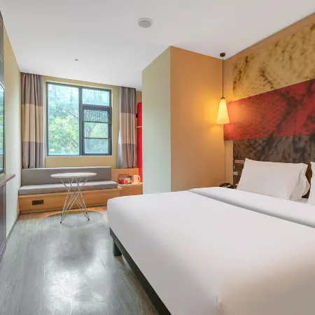 MeiQin Hotel (Xiamen Dongdu Ferry Terminal Dongdu Road) Отели рядом с достопримечательностью «Мост Хай Кан»