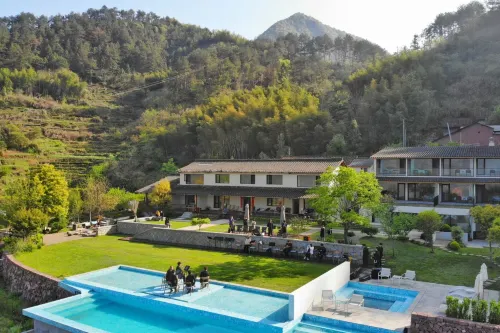 ShringSense Hostel - Swimmingpools