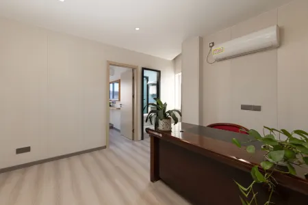 Shanghai Comet Hotel