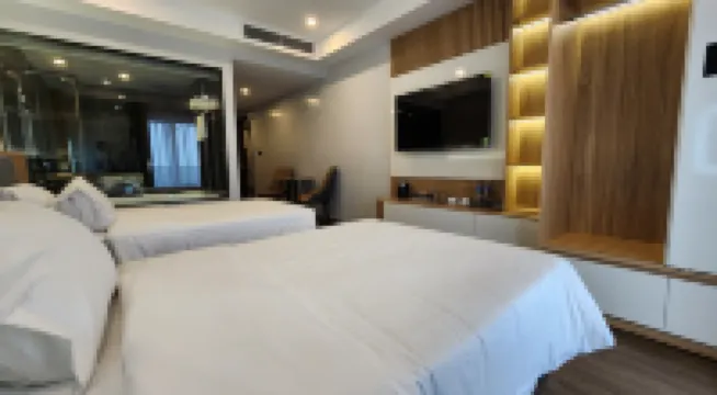 Lucky Phoenix Hotel & Apartment