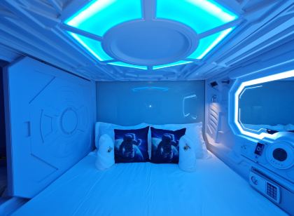 ギャラクシー・ポッド・カプセル・ホテル・ボート・キー