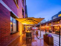Yuecheng Zhixuan Garden Hotel (Xi'an Big Wild Goose Pagoda Datang Sleepless City) Hotels near Changning Palace Racecourse, Chang'an District