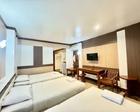 Bansuan Resort Hotels in Nakhon Sawan