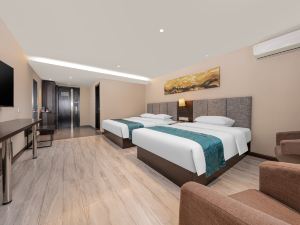 Cloud Four Seasons Hotel (Yuxi Wanda Plaza Taobao Street)