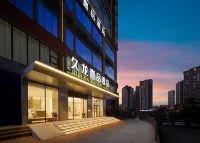 Jiulong Yipin Hotel Hotels near Sanjiang Park