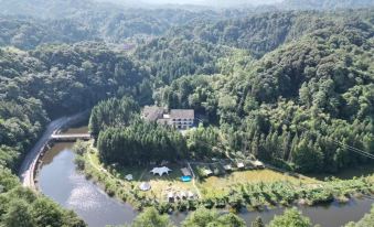 Guiyin Shanshui, Healing Oxygen Bar, Lakeside Vacation Beauty Hotel (Four Sided Mountain Store)