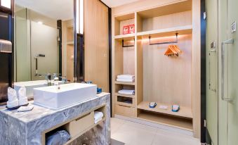 Echarm Hotel (Zunyi Huizhi Medical School)