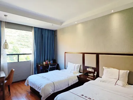 Yunyang Hotel Отели рядом с достопримечательностью «Gaozeng Dongzhai»