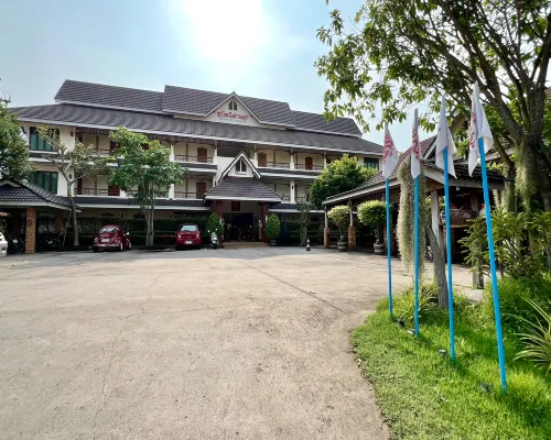 Sawadeelanna Hotel โรงแรมใกล้สถานีขนส่ง