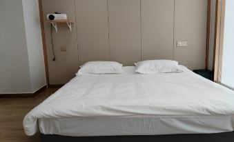 Zhanhua Self-checkin Apartment