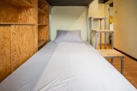 Oli International Youth Hostel