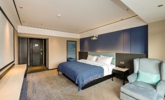 Yichun Wanyun Holiday Hotel (Yichun Mingyue Mountain Airport Branch)