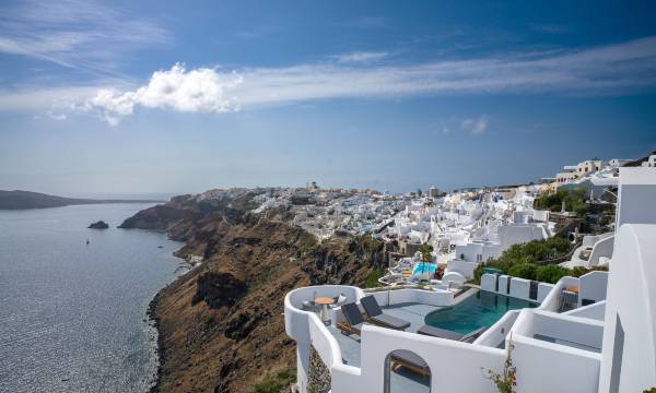 Ikies Santorini