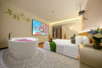 Tmall Elf Hotel (Yongtai Baisheng Branch in Datong Ancient City)