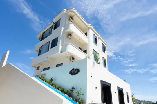 見山遇海民宿see see sea 鄰近仙人井的酒店